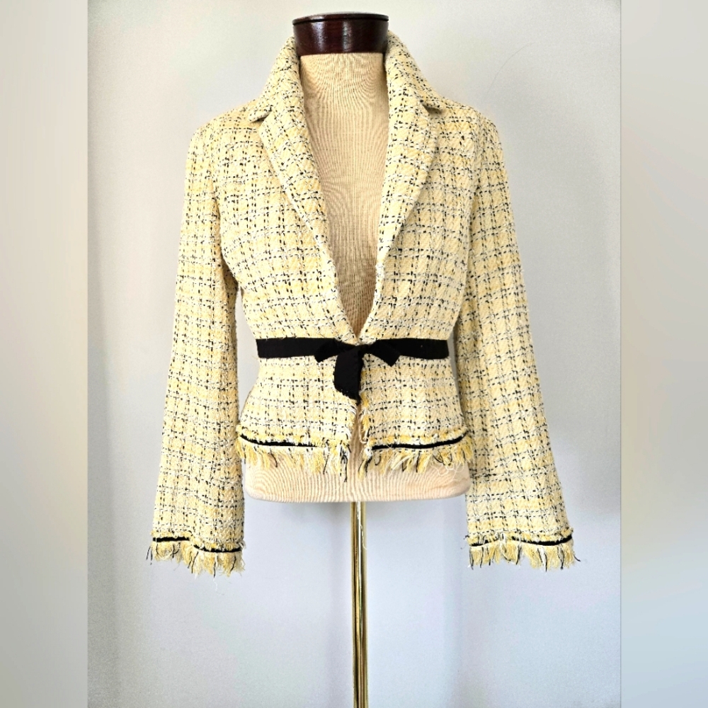 M SIAMO Vintage Yellow Tweed fringe Jacket with Black ribbon belt. Size 8